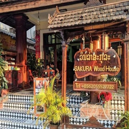 Sakura Wood House Hotel Luang Prabang Bagian luar foto