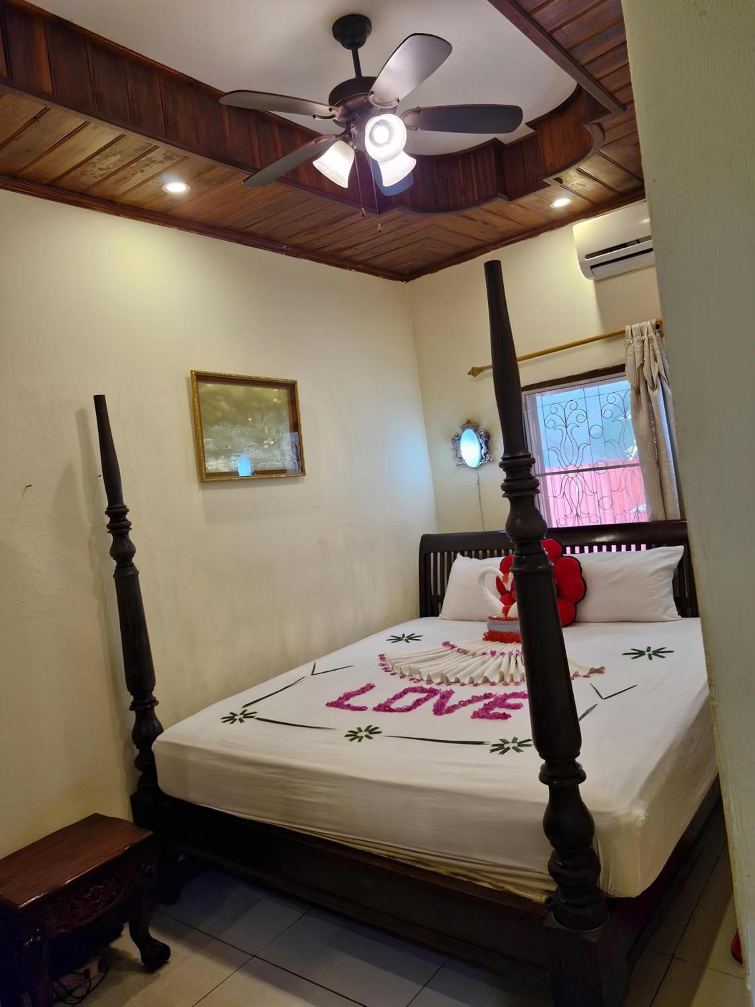 Sakura Wood House Hotel Luang Prabang Bagian luar foto