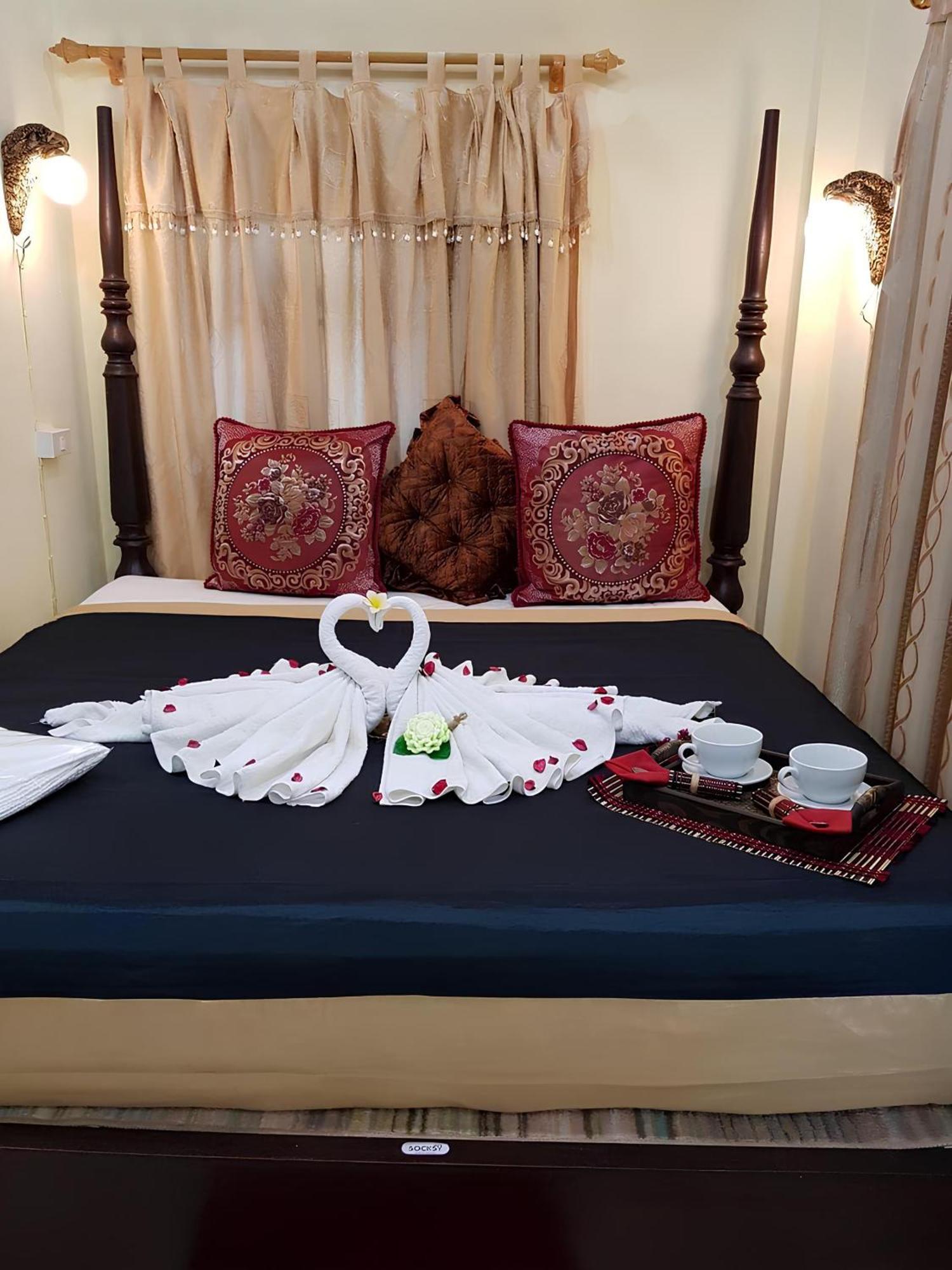 Sakura Wood House Hotel Luang Prabang Bagian luar foto