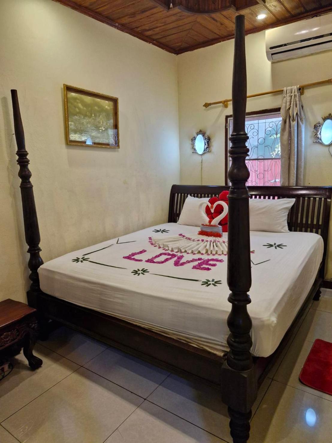 Sakura Wood House Hotel Luang Prabang Bagian luar foto